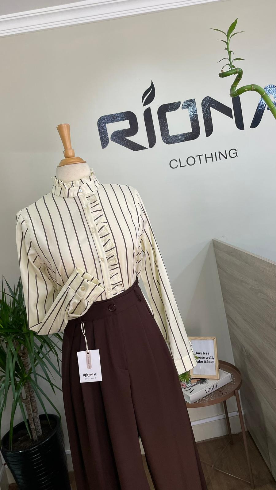 CHEMISE CLASSIQUE RAFFINÉE - COL MONTANT