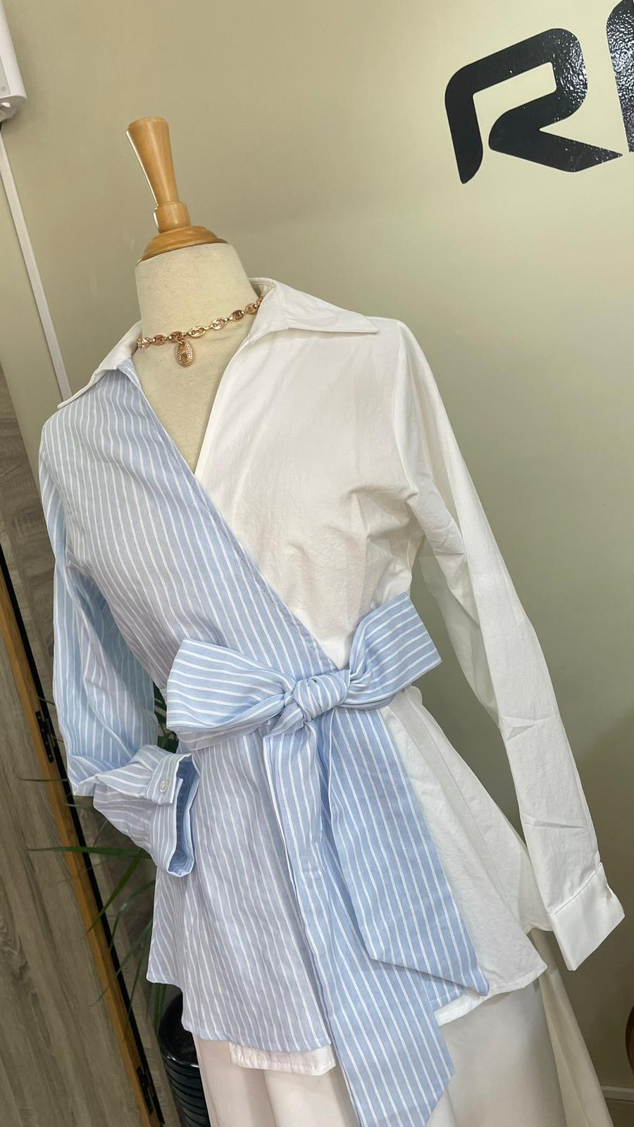 CHEMISE ASYMÉTRIQUE CROISÉE AVEC CEINTURE