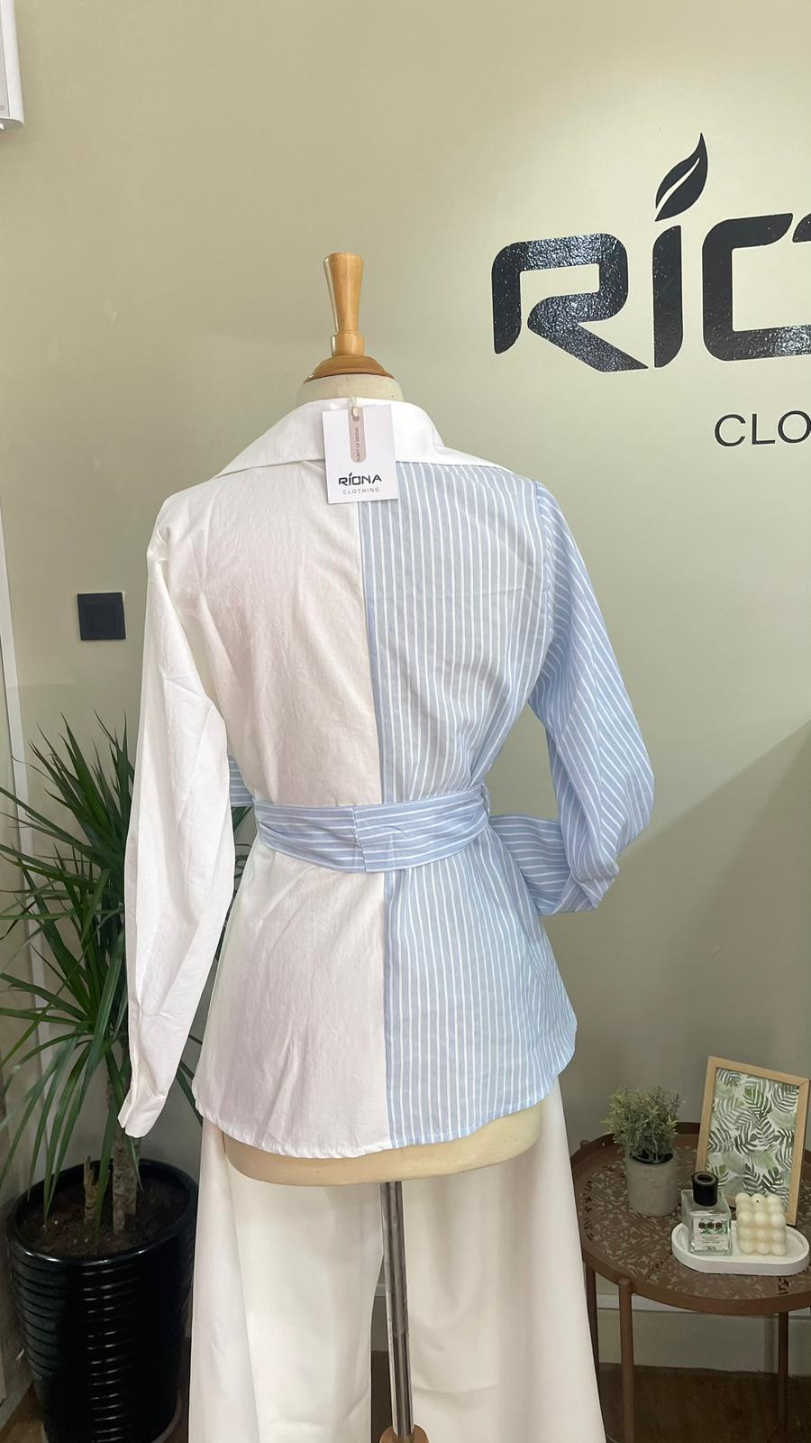 CHEMISE ASYMÉTRIQUE CROISÉE AVEC CEINTURE