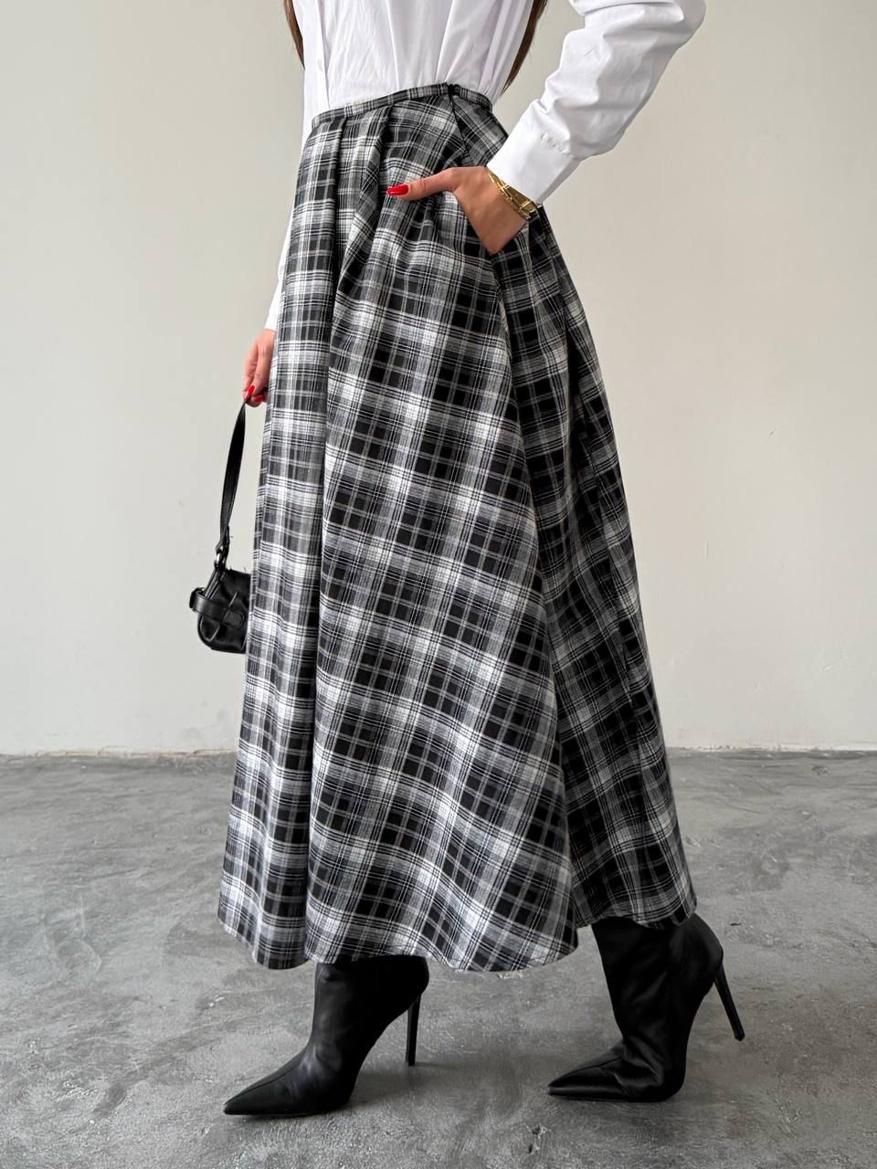 JUPE LONGUE À CARREAUX