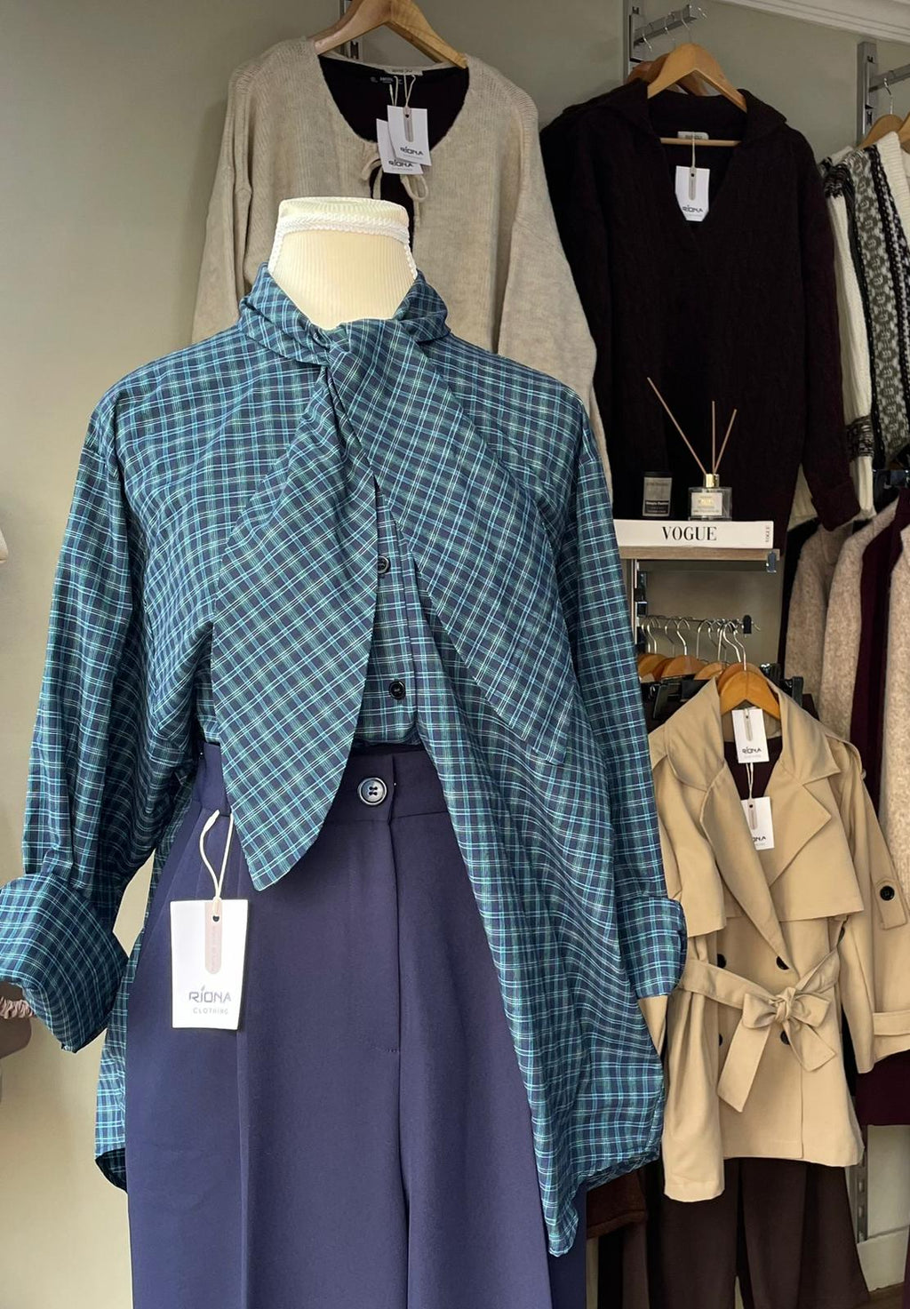 CHEMISE À CARREAUX COL LAVALLIÈRE