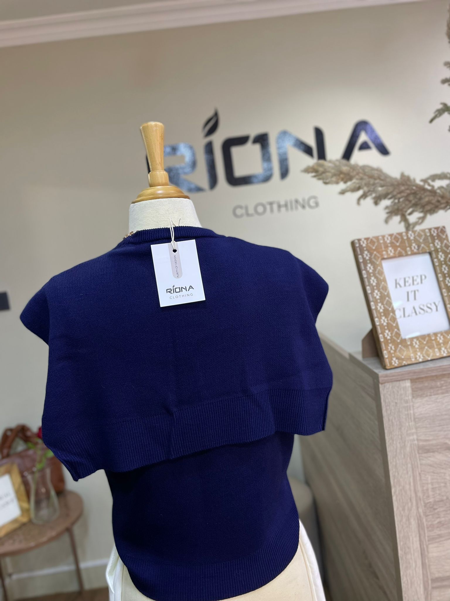 PULL SANS MANCHES EN MAILLE