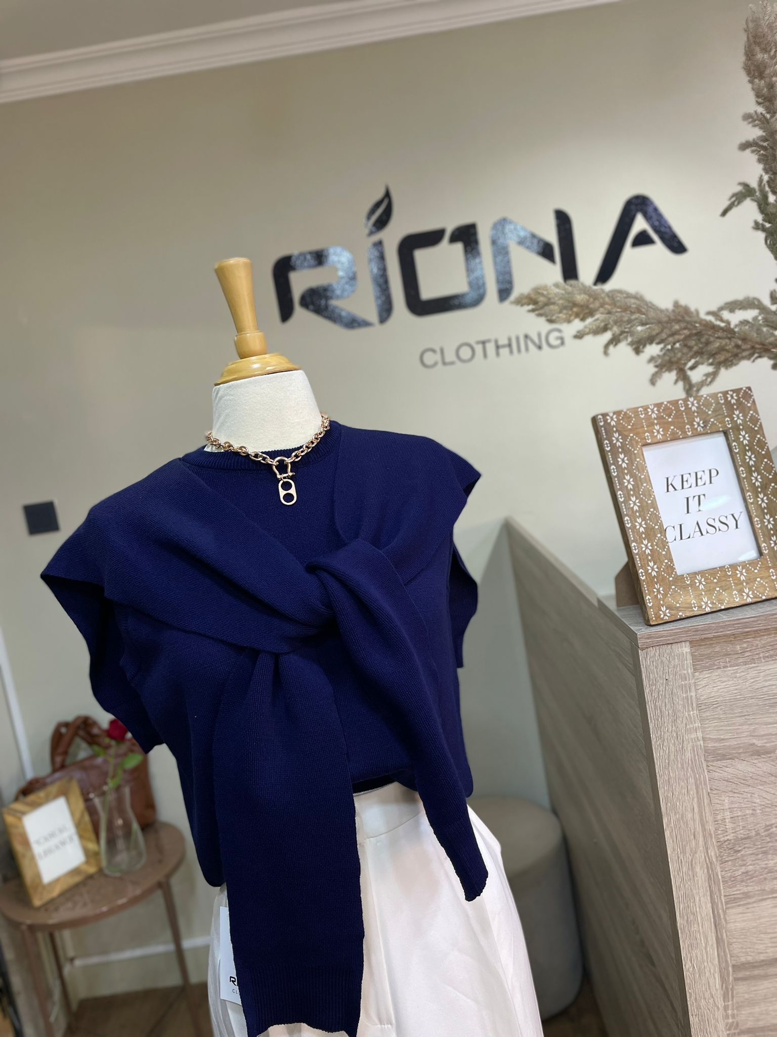 PULL SANS MANCHES EN MAILLE